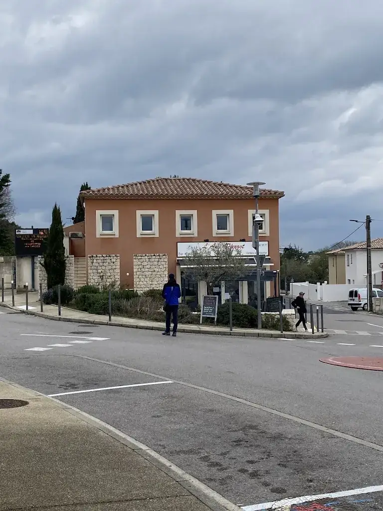 Martin Godet_L'Ami Pierrot_Poulx_review