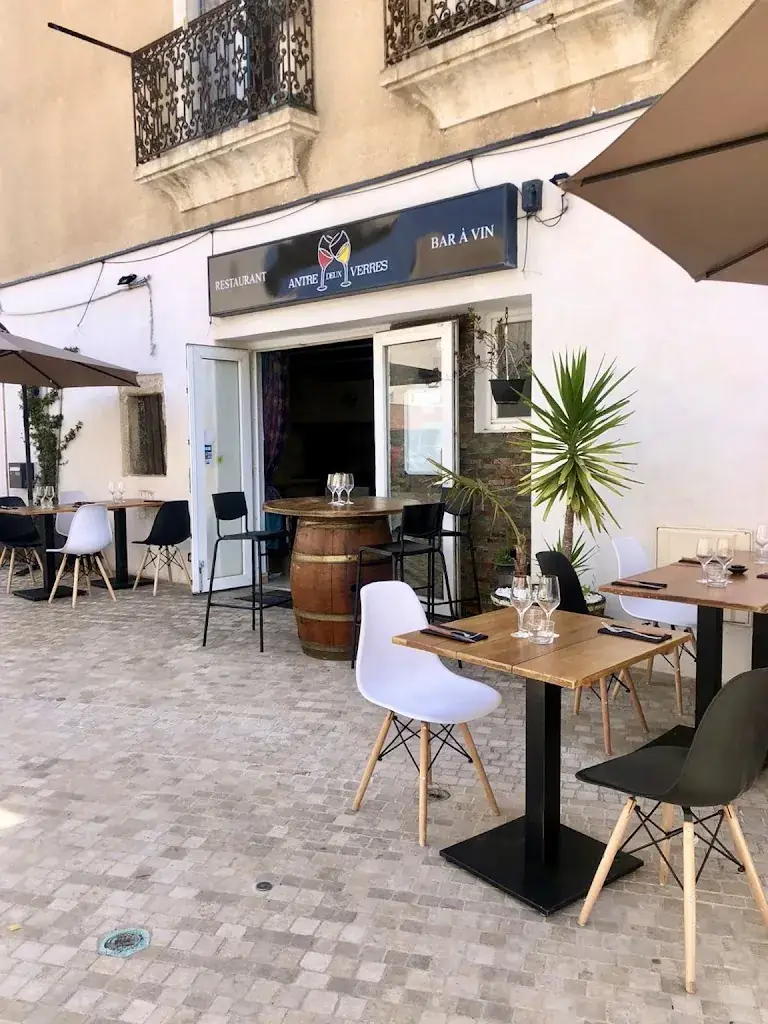 Antre deux verres_Poussan_slider_image_1