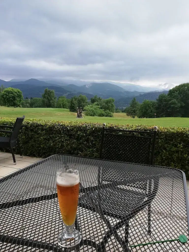 Bar Restaurant le Pic & Putt restaurant in Pouzac