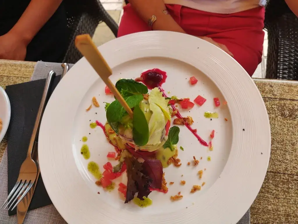 Jinia Mukerjee_La Gibrine_Portiragnes_review