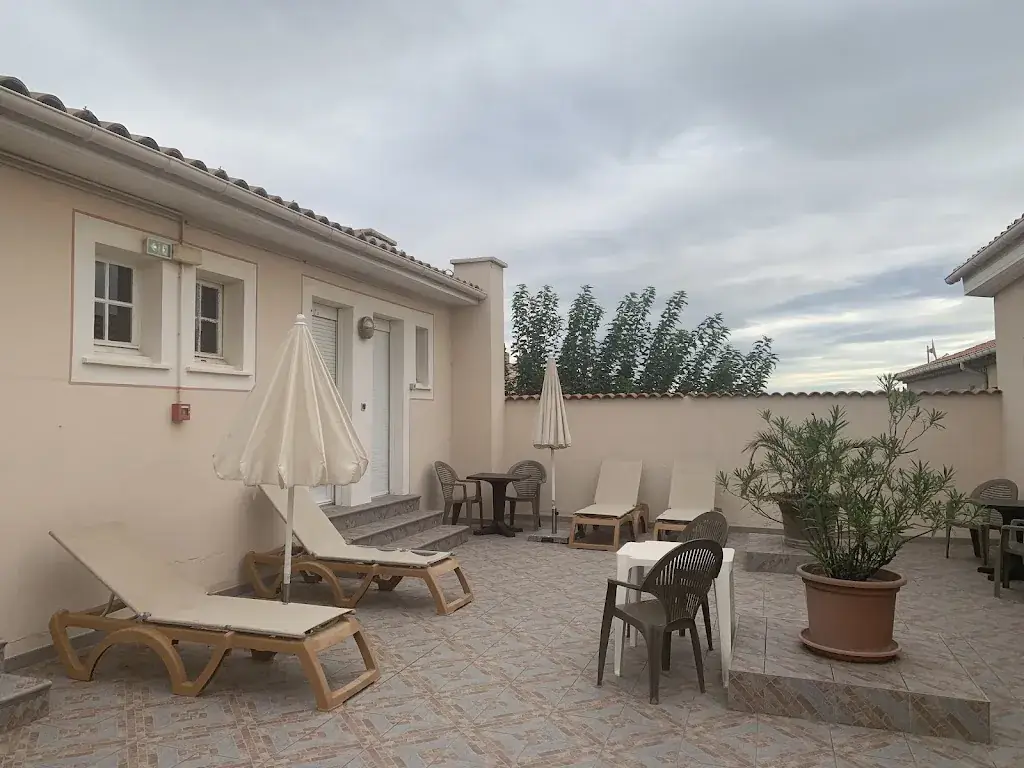 Dan Gullock_Logis Hôtel-Restaurant le Mirador_Portiragnes_review