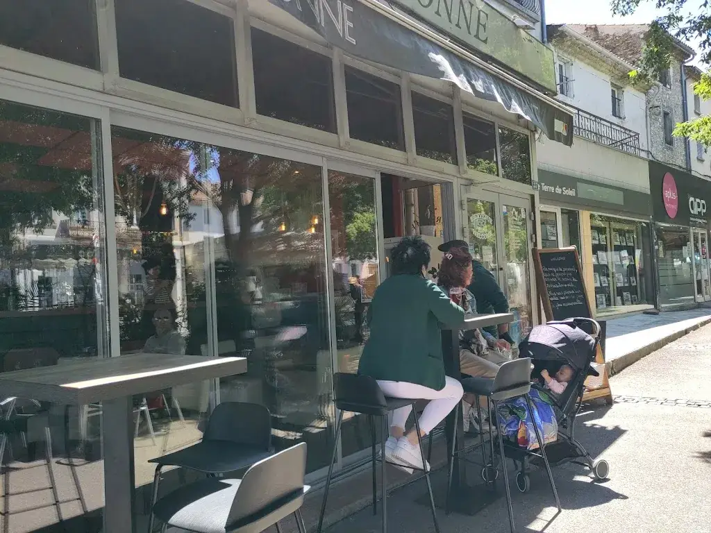 Alfred Edgar_La Couronne_Pont-Saint-Esprit_recensione