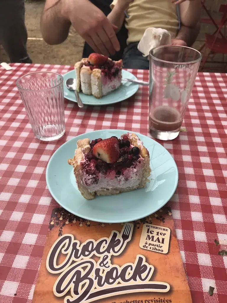 Spiess Anne_Crock and Brock_Pont-Saint-Esprit_review