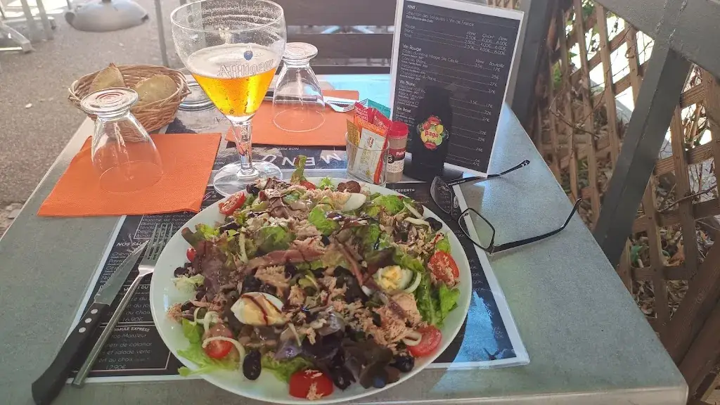 Thorbjörn Hoverberg_The family's_Pont-Saint-Esprit_review