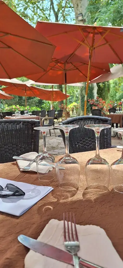 Restaurant Les Tourelles_Lamotte-du-Rhône_slider_image_1