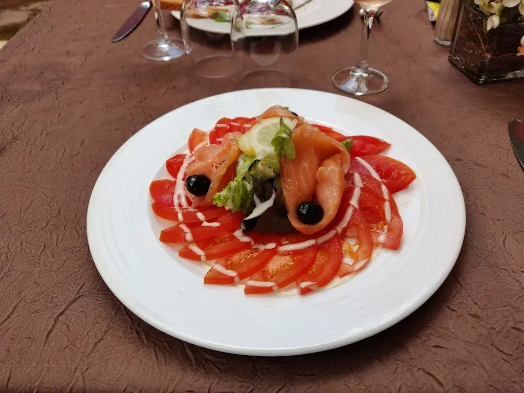 Restaurant Les Tourelles_Lamotte-du-Rhône_slider_image_2