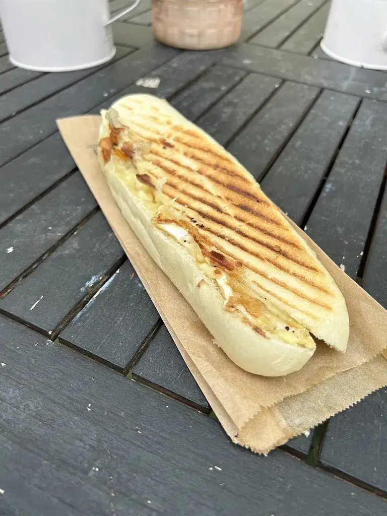 Ophelie Mounier_Ospiritburger_Pont-Saint-Esprit_review