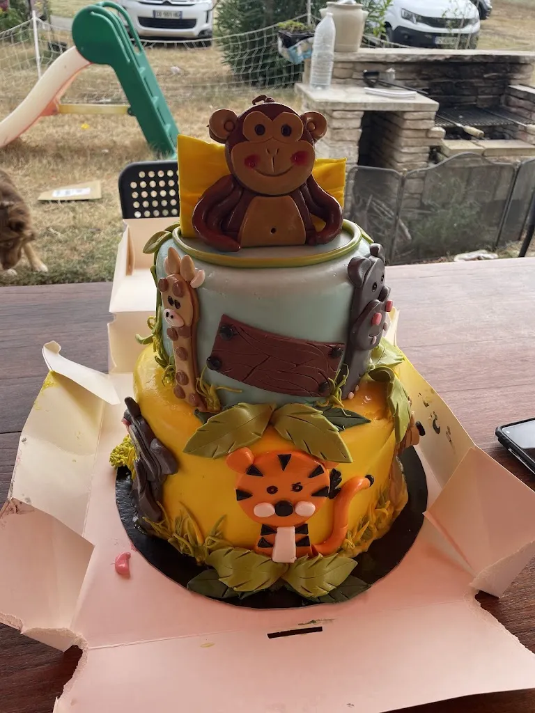 Caroline Ferrand Maillot_Tradition & Gourmandises_Pont-Saint-Esprit_recensione