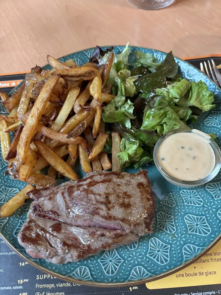 Paul Rogers_Sur la place_Puimisson_review