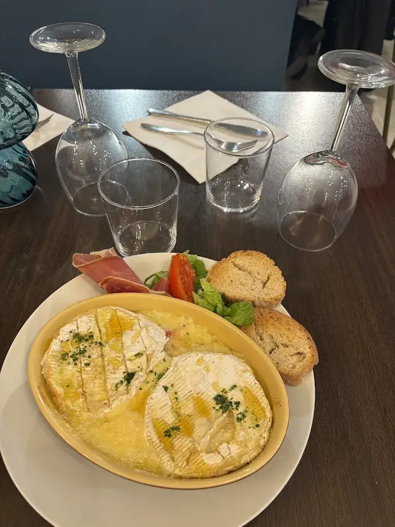 Sandra Guiraud_La roman_Puisserguier_review