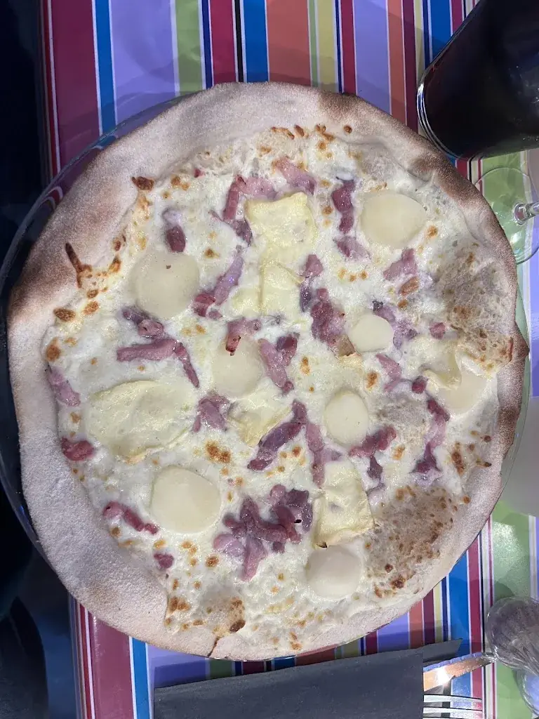 Stephanie Calmel_Sarl Kriss pizzas_Puisserguier_recensione