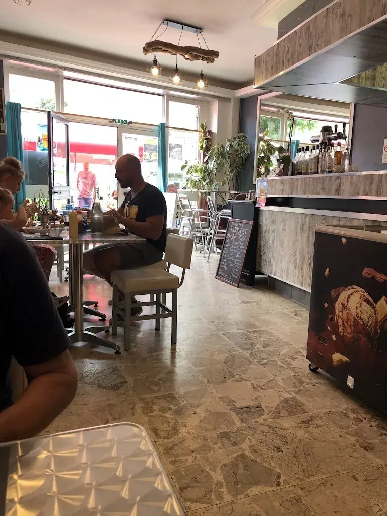 Lydia Aydon_Bouche à Oreille_Massiac_review