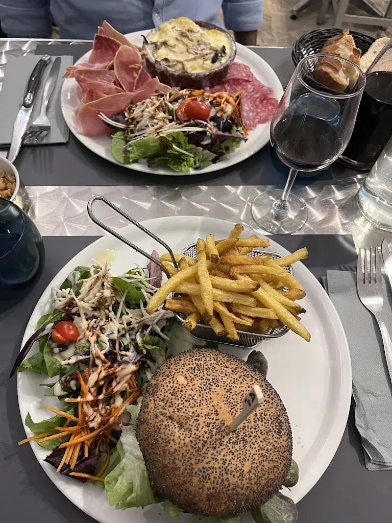 isabel mourato_Bouche à Oreille_Massiac_review