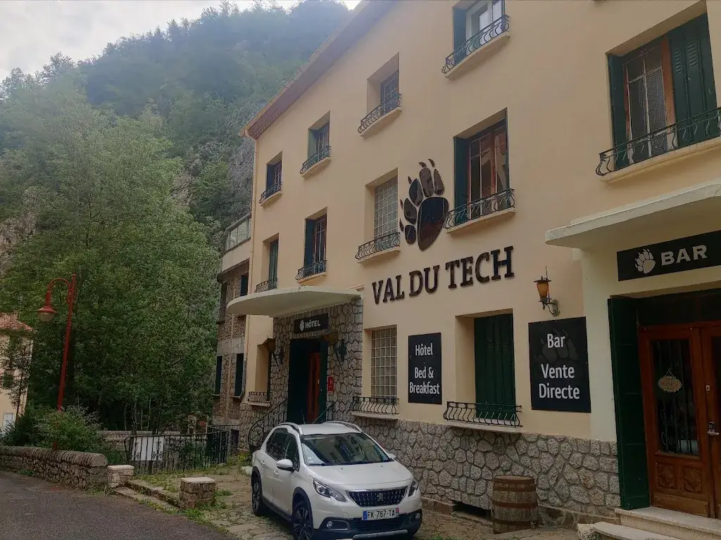 Hostal Sol y Mar. Gibara, Cuba._Hotel Val Du Tech_Prats-de-Mollo-la-Preste_avis