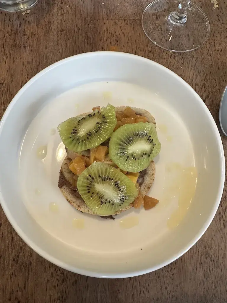 Anna Vissens_Les Dodus_Puy-l'Évêque_review