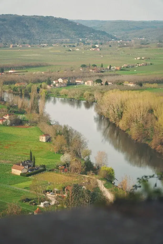 Jonas Stuart_Le Couvent_Bélaye_review