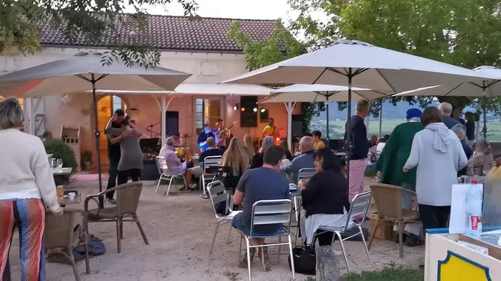 Le Couvent ristorante a Bélaye