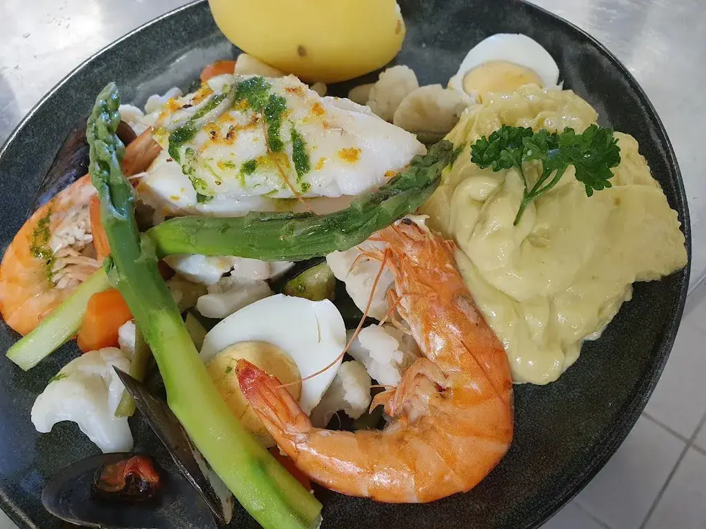 LA TABLE DES CHARTREUX_Pujaut_slider_image_3