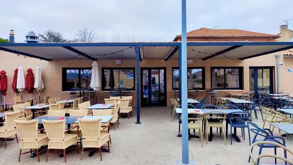 Bar du Marché restaurant in Pujaut