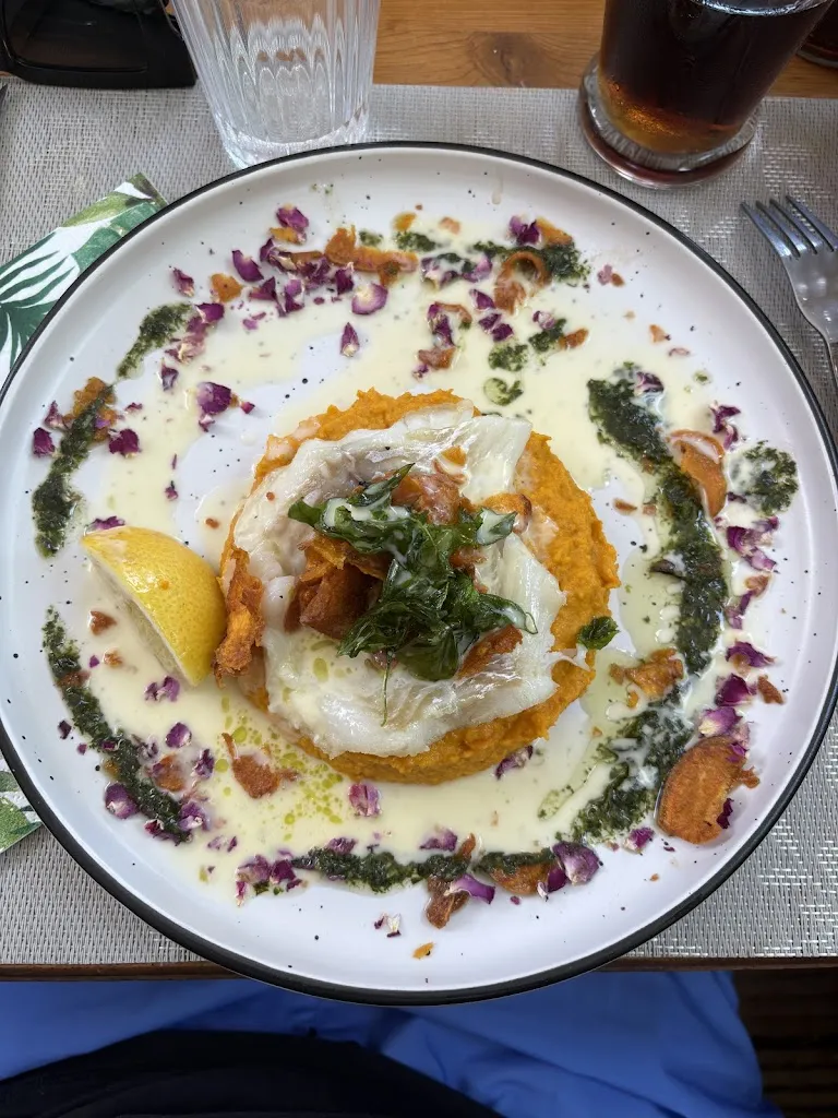 Blue Seven_L'insolite_Quissac_review