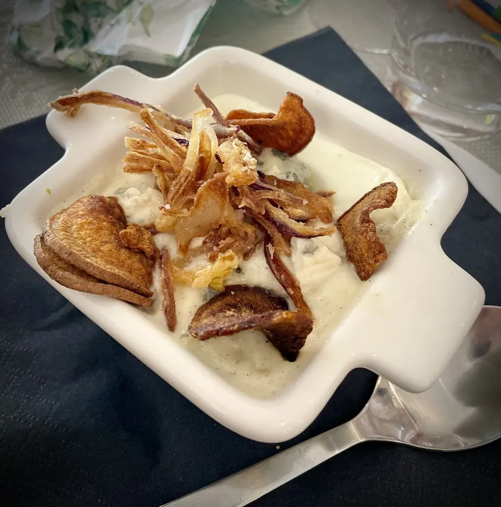 Sstessy GUITTEAUD_L'insolite_Quissac_review