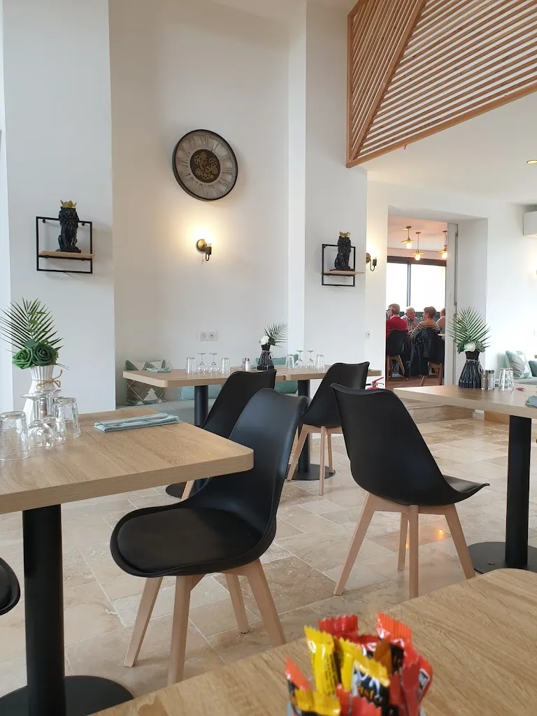 L EMPIRE restaurant in Vielmur-sur-Agout