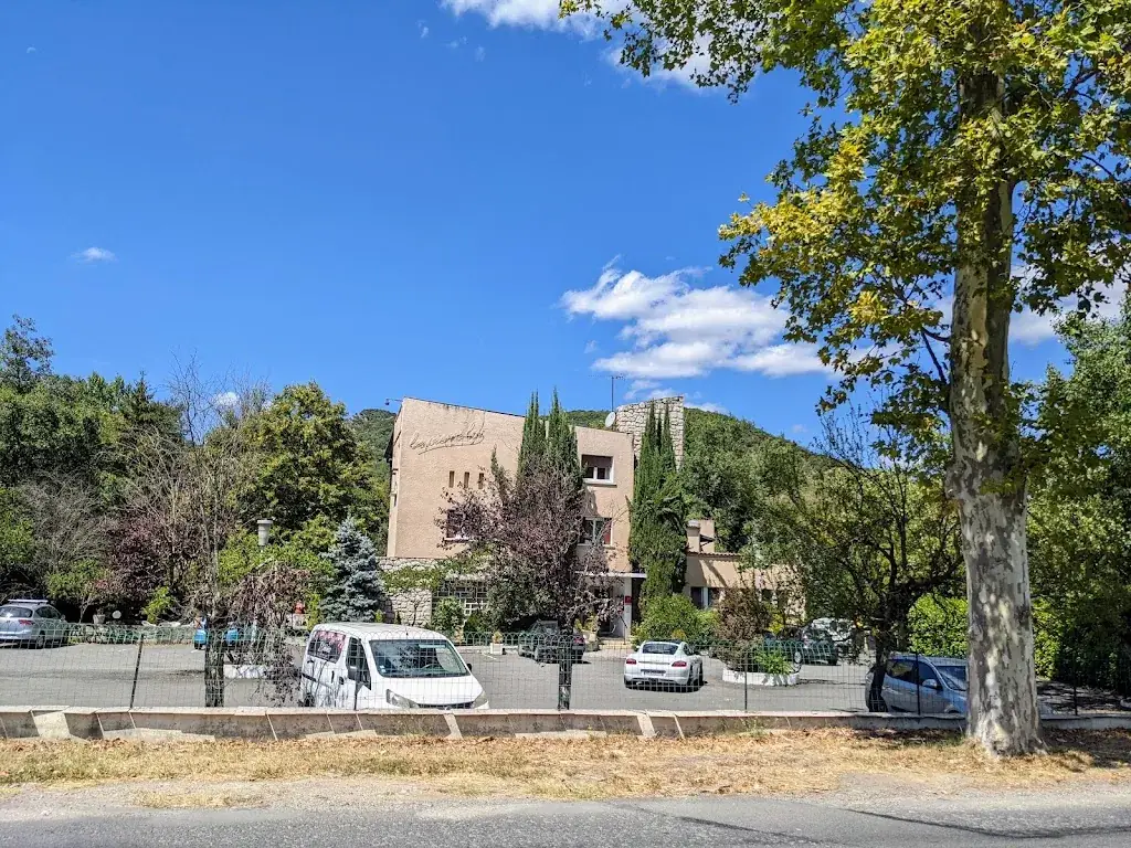 Hôtel la Pierre Lys restaurant in Quillan