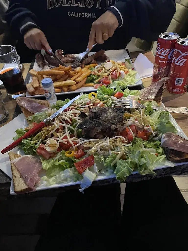 Annie_Café du Fleuve_Quillan_review