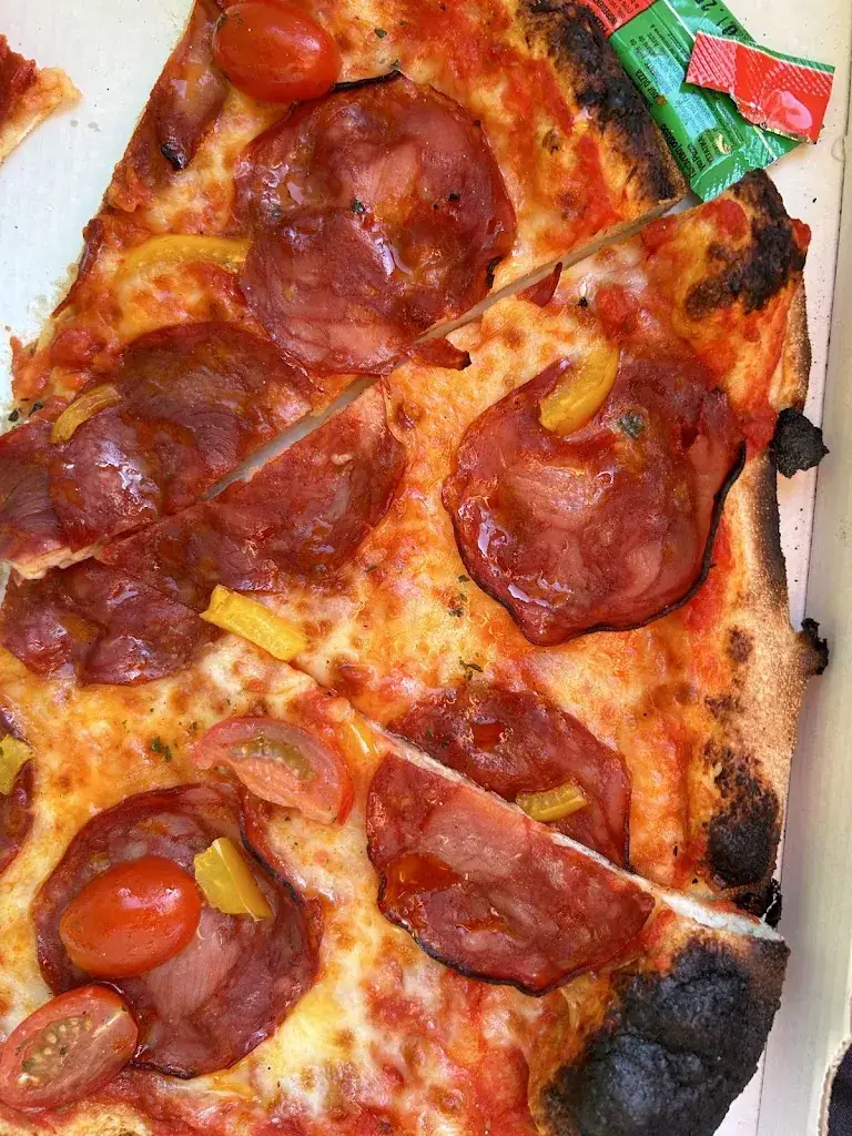 Maddy Frayssinet_PIZZA PASTEL REALMONT_Réalmont_recensione