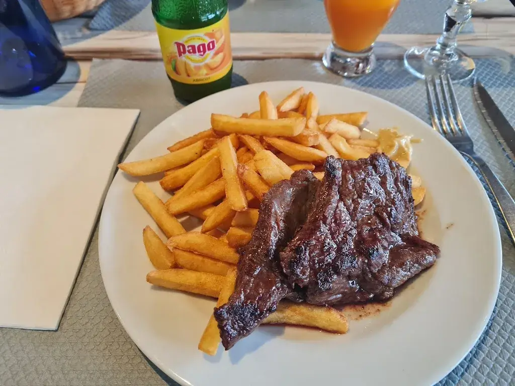 Bar Brasserie Le Moderne_Réalmont_slider_image_3