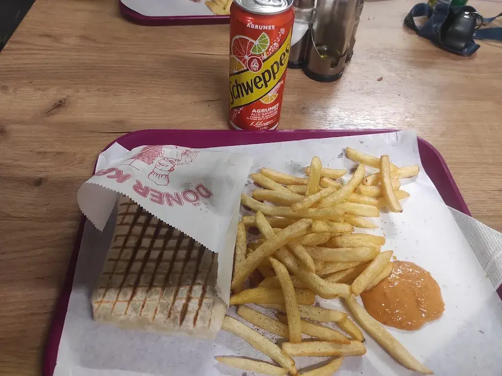 KINO_ Serialu_Le petit resto_Réalmont_review