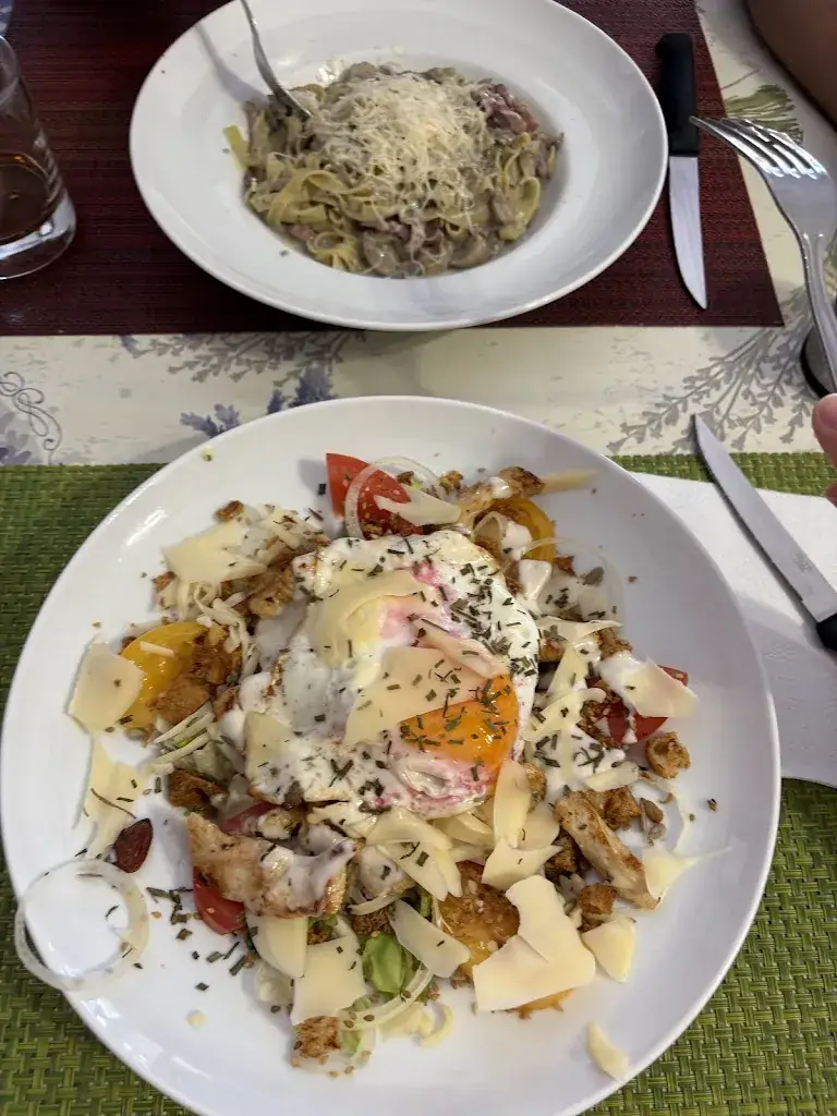 Christie Hernández Uptegrove_L'Entre Nous Ria sirach_Ria-Sirach_review