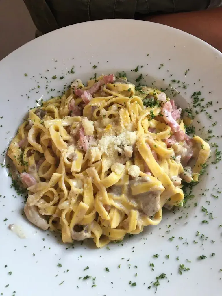 Pa Pillon_L'Entre Nous Ria sirach_Ria-Sirach_review