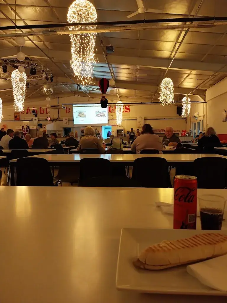 SALLE DES VIGNES restaurante en Ribaute-les-Tavernes
