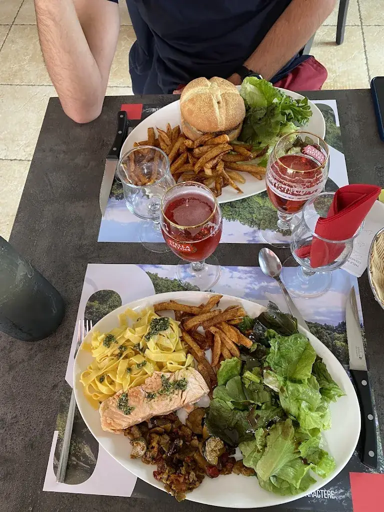 Bar Brasserie L'Agriculture ristorante a Rieupeyroux