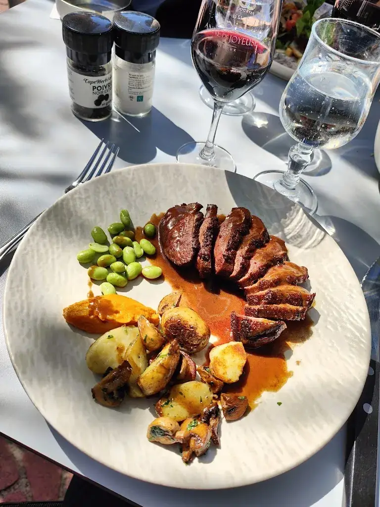 La Renaissance HÔTEL RESTAURANT SAINT FERRÉOL_Revel_slider_image_2