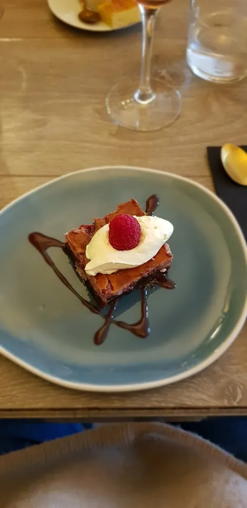 scott russell_The Pigeon_Riscle_recensione