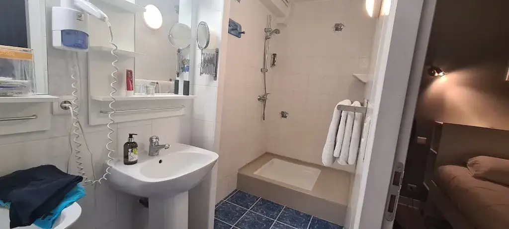 Slytom Onze_Logis Hôtel le Pont d'Arcole_Riscle_recensione