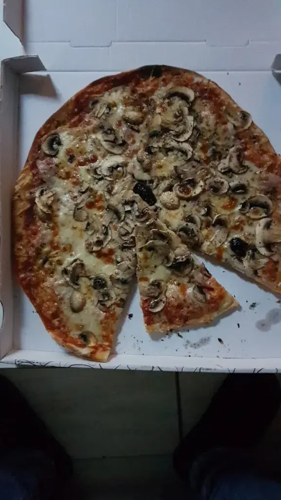 Menu_A La Tour de Pizz | Pizzeria Rochefort du Gard |_Rochefort-du-Gard_image_2