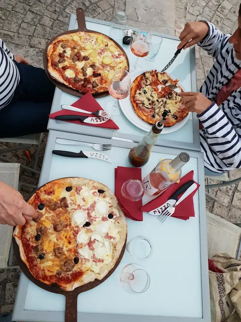 Menu_A La Tour de Pizz | Pizzeria Rochefort du Gard |_Rochefort-du-Gard_image_3