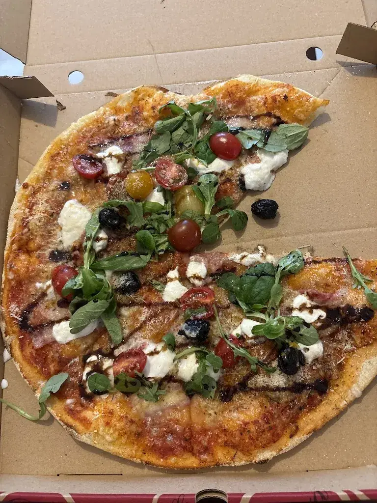 A La Tour de Pizz | Pizzeria Rochefort du Gard |_Rochefort-du-Gard_slider_image_3