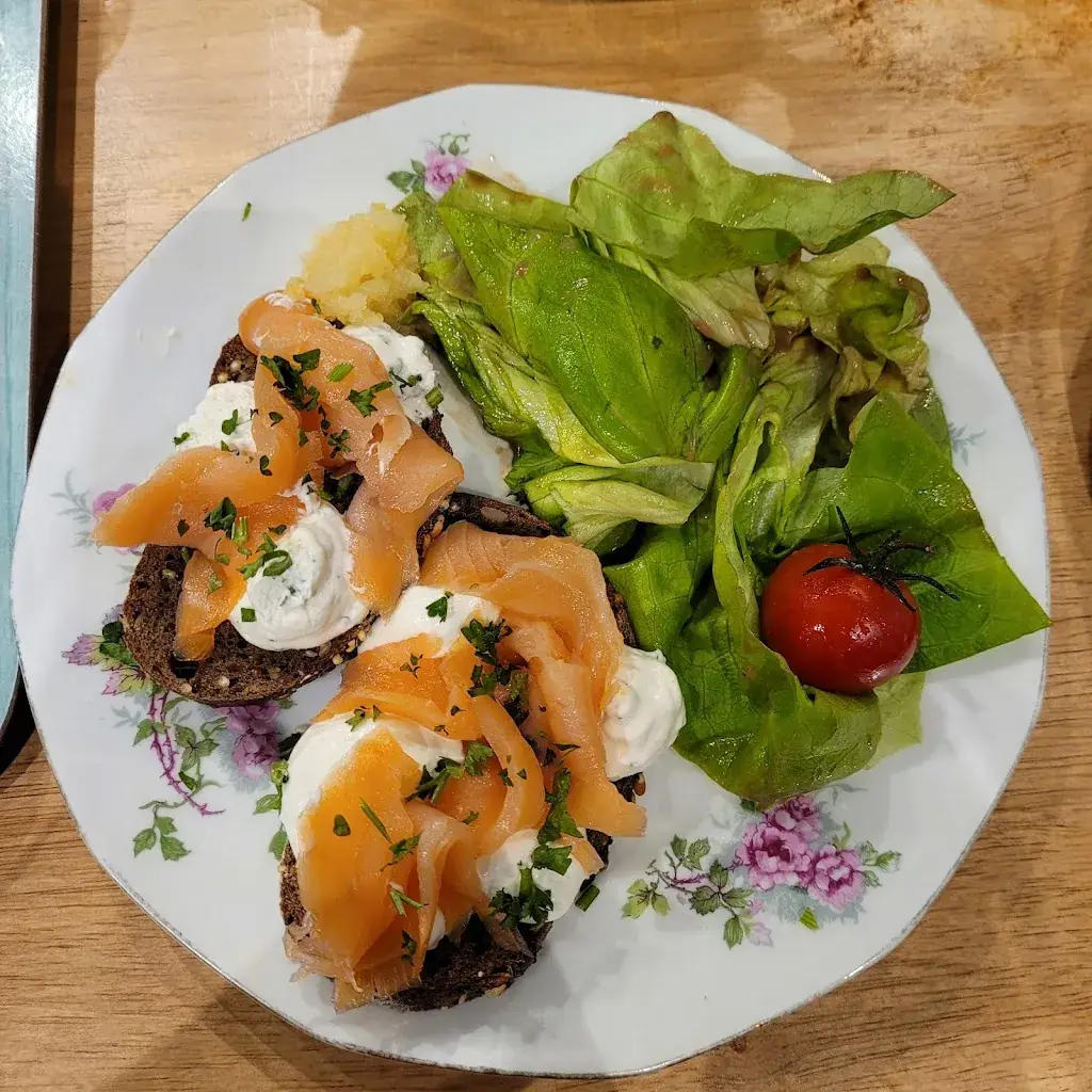 Le Grand Café Roujan_Roujan_slider_image_2