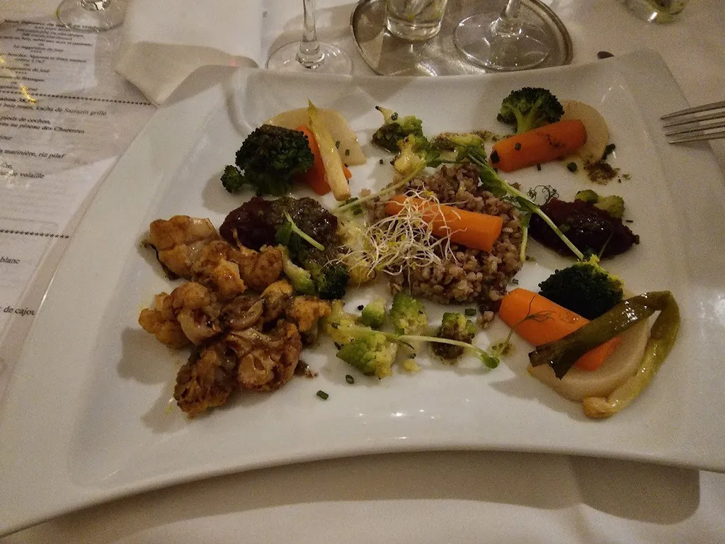 Sim Hol_La Bonne Auberge_L'Union_review