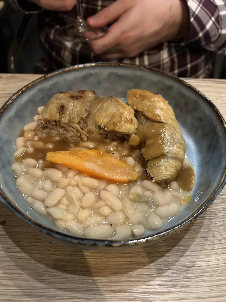 Léo_La Cave St Jean_Saint-Jean_review