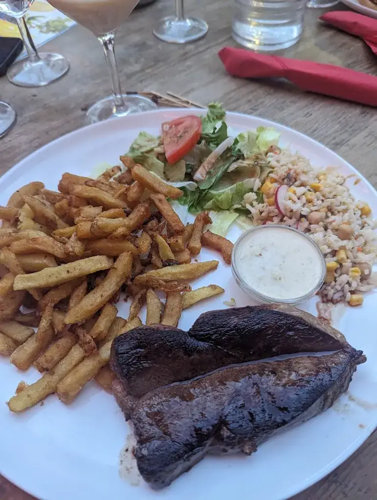 Orlane Query_Guinguette restaurant bar L'Essence du New Siècle_Salindres_review