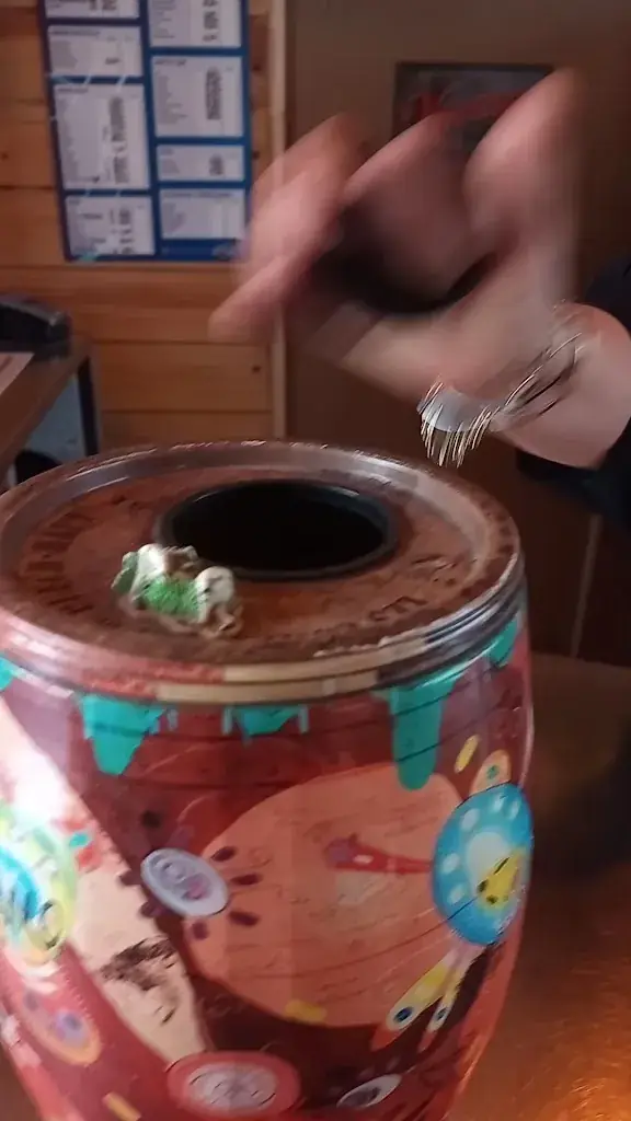 Eymeric Hervé Hénin (YÉEMIRC)_Guinguette restaurant bar L'Essence du New Siècle_Salindres_review