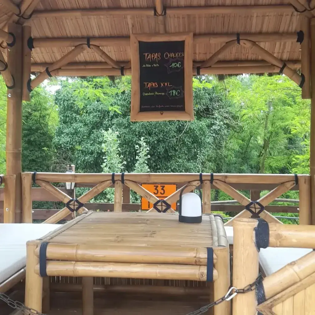 Guinguette restaurant bar L'Essence du New Siècle restaurant in Salindres