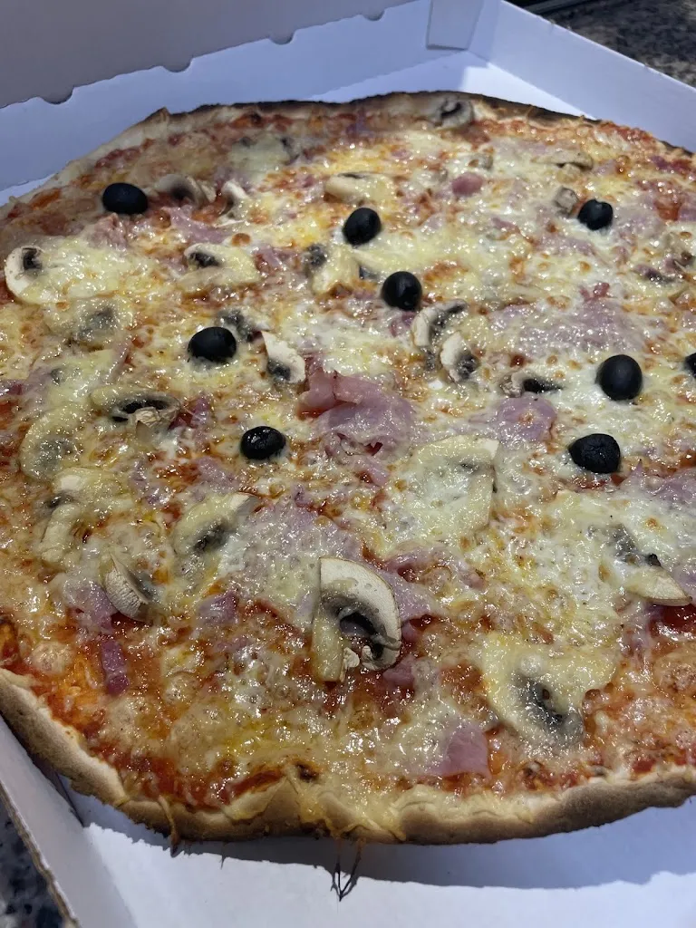 Chez Carole Pizz @ la maison_Rousson_slider_image_3