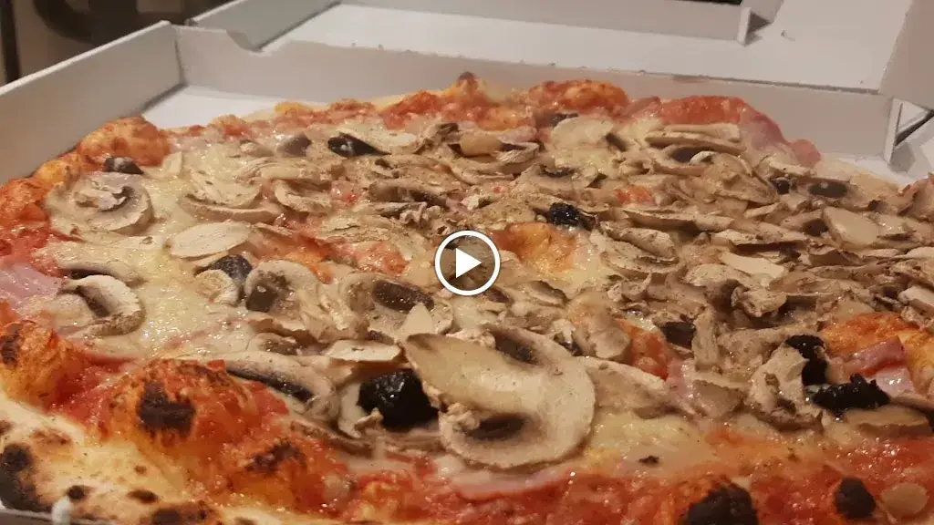 Pizza Family Rousson_Rousson_slider_image_2