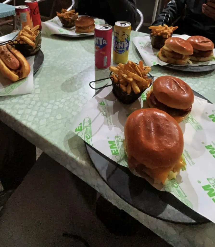 VVOLF Street Restaurant_Salindres_slider_image_2